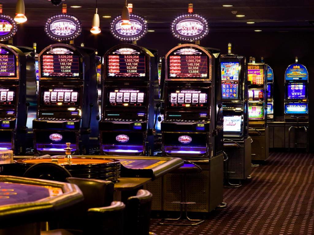 โรงแรมอัลการ์เว กาสิโน ปอร์ติเมา ภายนอก รูปภาพ Casino Slots