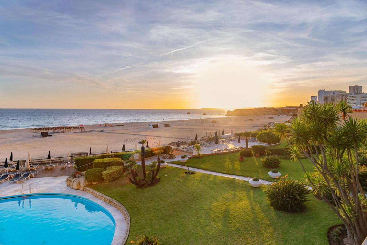 โรงแรมอัลการ์เว กาสิโน ปอร์ติเมา ภายนอก รูปภาพ Sunset at the beach
