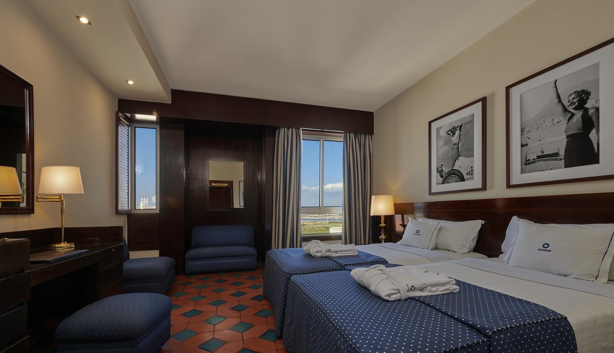 โรงแรมอัลการ์เว กาสิโน ปอร์ติเมา ภายนอก รูปภาพ A room at the hotel