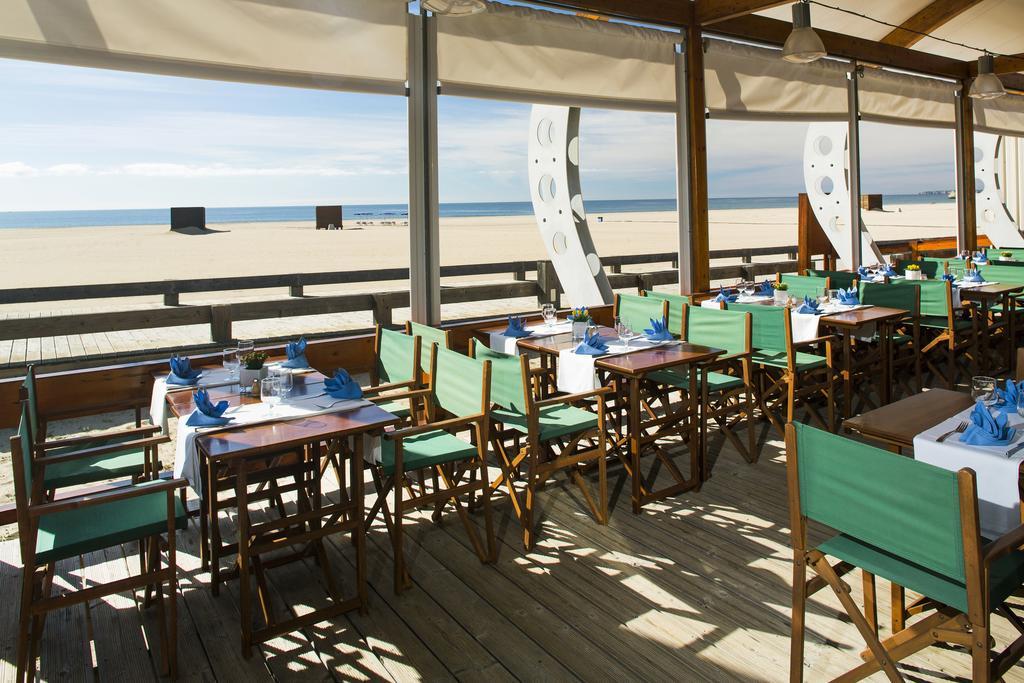 โรงแรมอัลการ์เว กาสิโน ปอร์ติเมา ภายนอก รูปภาพ Restaurant in the resort