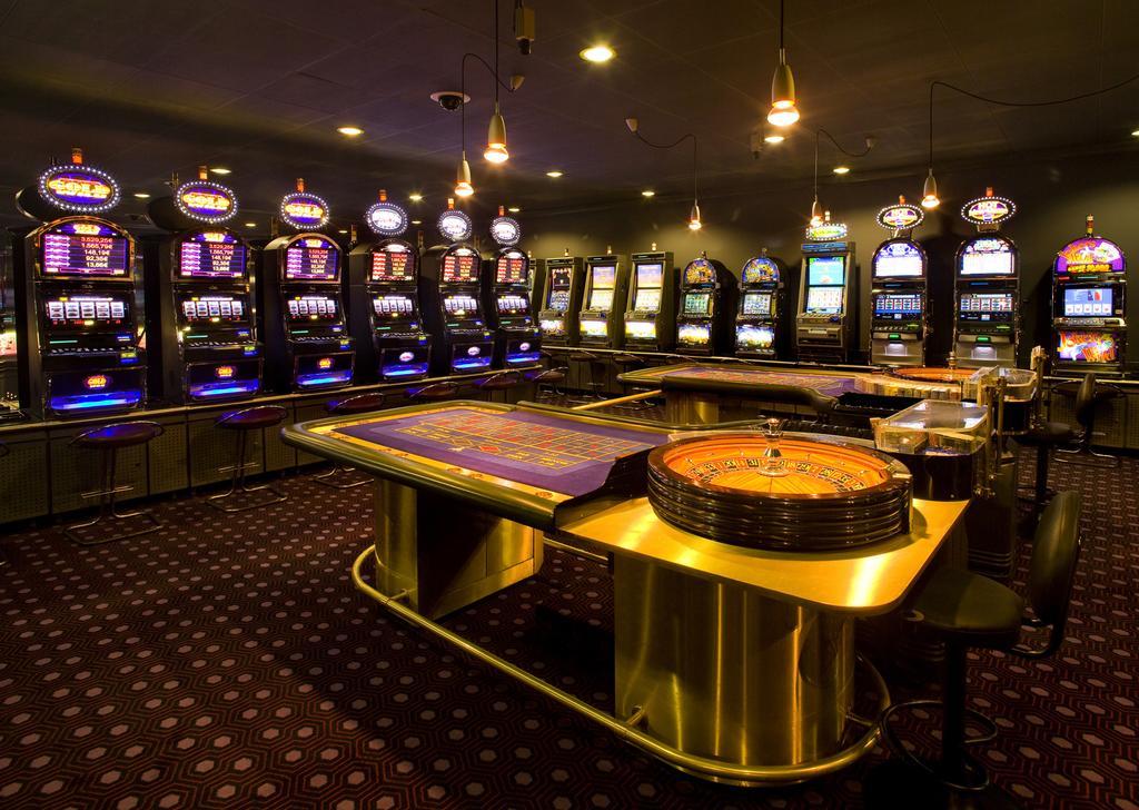 โรงแรมอัลการ์เว กาสิโน ปอร์ติเมา ภายนอก รูปภาพ Casino Slots