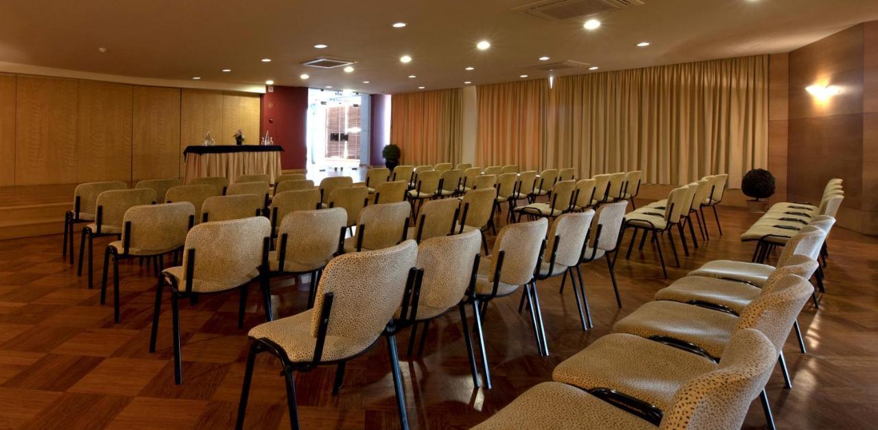 โรงแรมอัลการ์เว กาสิโน ปอร์ติเมา ภายนอก รูปภาพ The main conference room