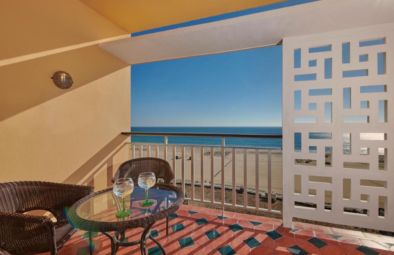 โรงแรมอัลการ์เว กาสิโน ปอร์ติเมา ภายนอก รูปภาพ A balcony at the hotel