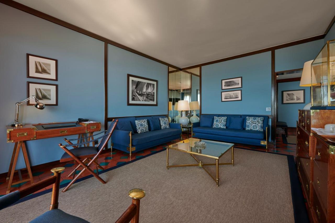 โรงแรมอัลการ์เว กาสิโน ปอร์ติเมา ภายนอก รูปภาพ A suite at the hotel