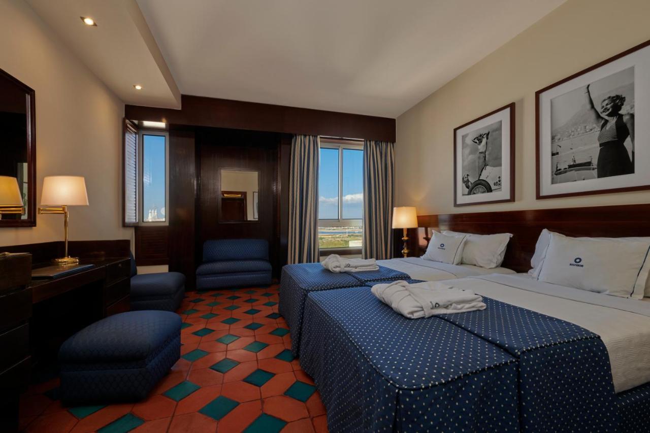 โรงแรมอัลการ์เว กาสิโน ปอร์ติเมา ภายนอก รูปภาพ A room at the hotel