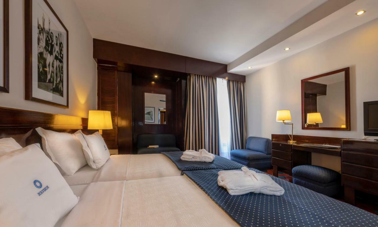 โรงแรมอัลการ์เว กาสิโน ปอร์ติเมา ภายนอก รูปภาพ A room at the hotel