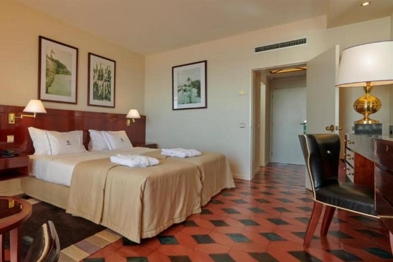 โรงแรมอัลการ์เว กาสิโน ปอร์ติเมา ภายนอก รูปภาพ A room at the hotel